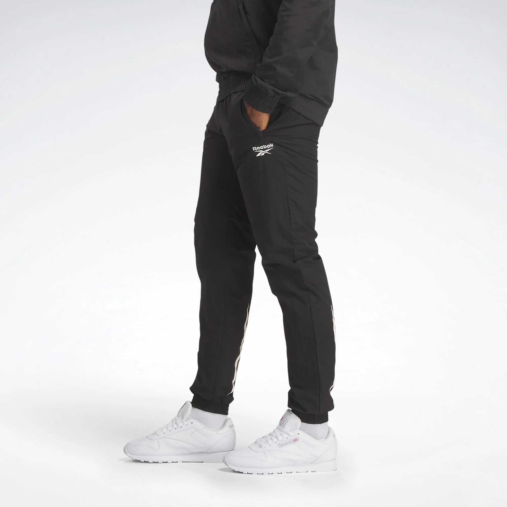 Pantalón Reebok CL F FR Trackpant - Image 3