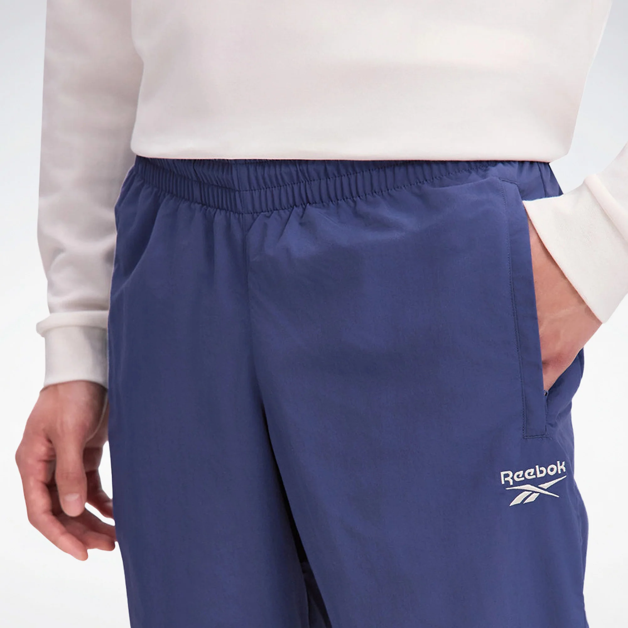 Pantalón Reebok Cl - Image 2