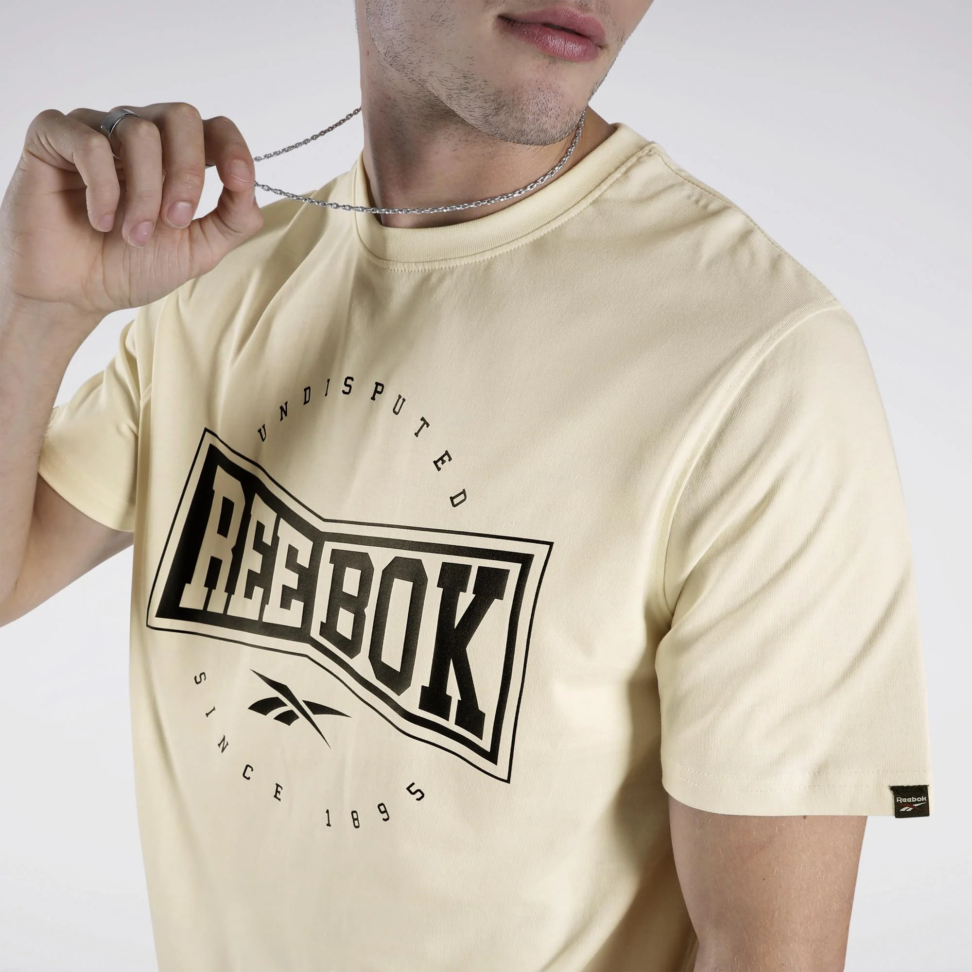 Remera Reebok Shield Graphic - Image 4